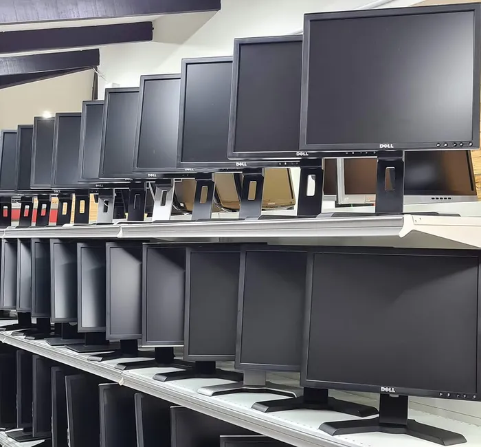 Imagem representativa: equipamentos na loja PEG